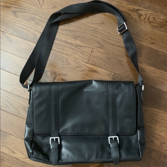 danier Other - Danier leather messenger bag - brand new